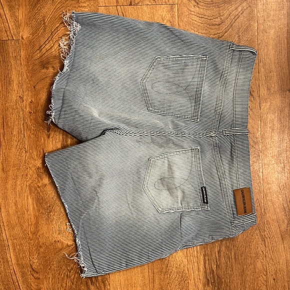 Calvin Klein Jean shorts. Never worn. - Picture 3 of 4